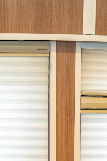 Cortinas para embarcação: como garantir conforto térmico, proteção solar e eficiência energética 3 cortina duette embarcacao