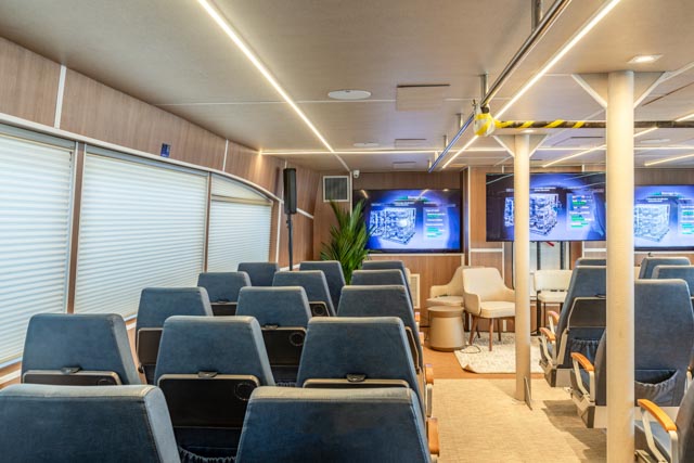 Cortinas para embarcação: como garantir conforto térmico, proteção solar e eficiência energética 2 cortina duette interior embarcacao da navegacao